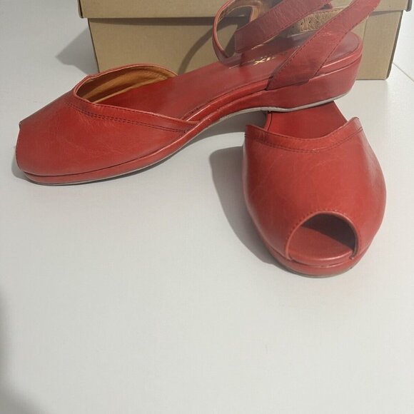 New in Box Remix Vintage COMO Red Leather Anklestrap Sandals sz 10 - Picture 4 of 8